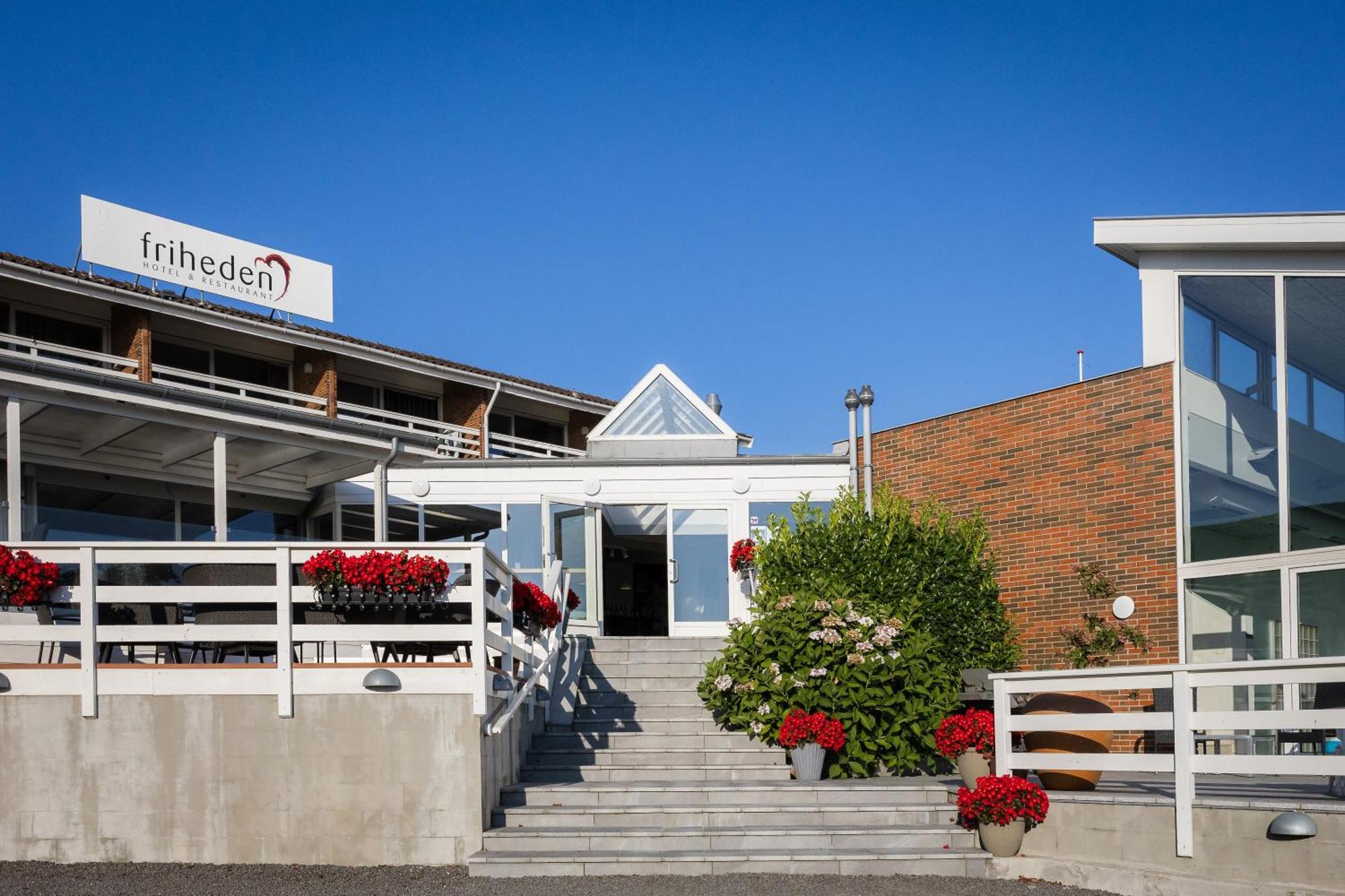 אלינגה Hotel Friheden מראה חיצוני תמונה