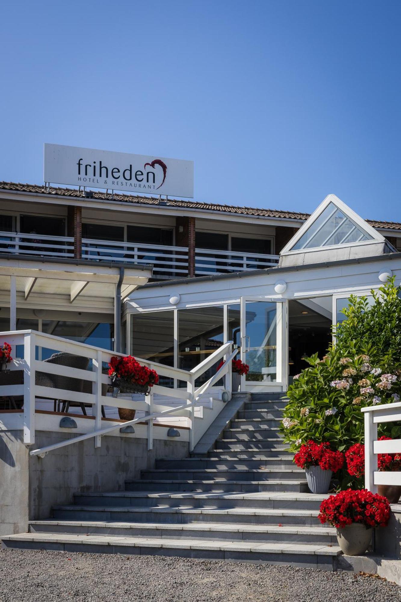 אלינגה Hotel Friheden מראה חיצוני תמונה